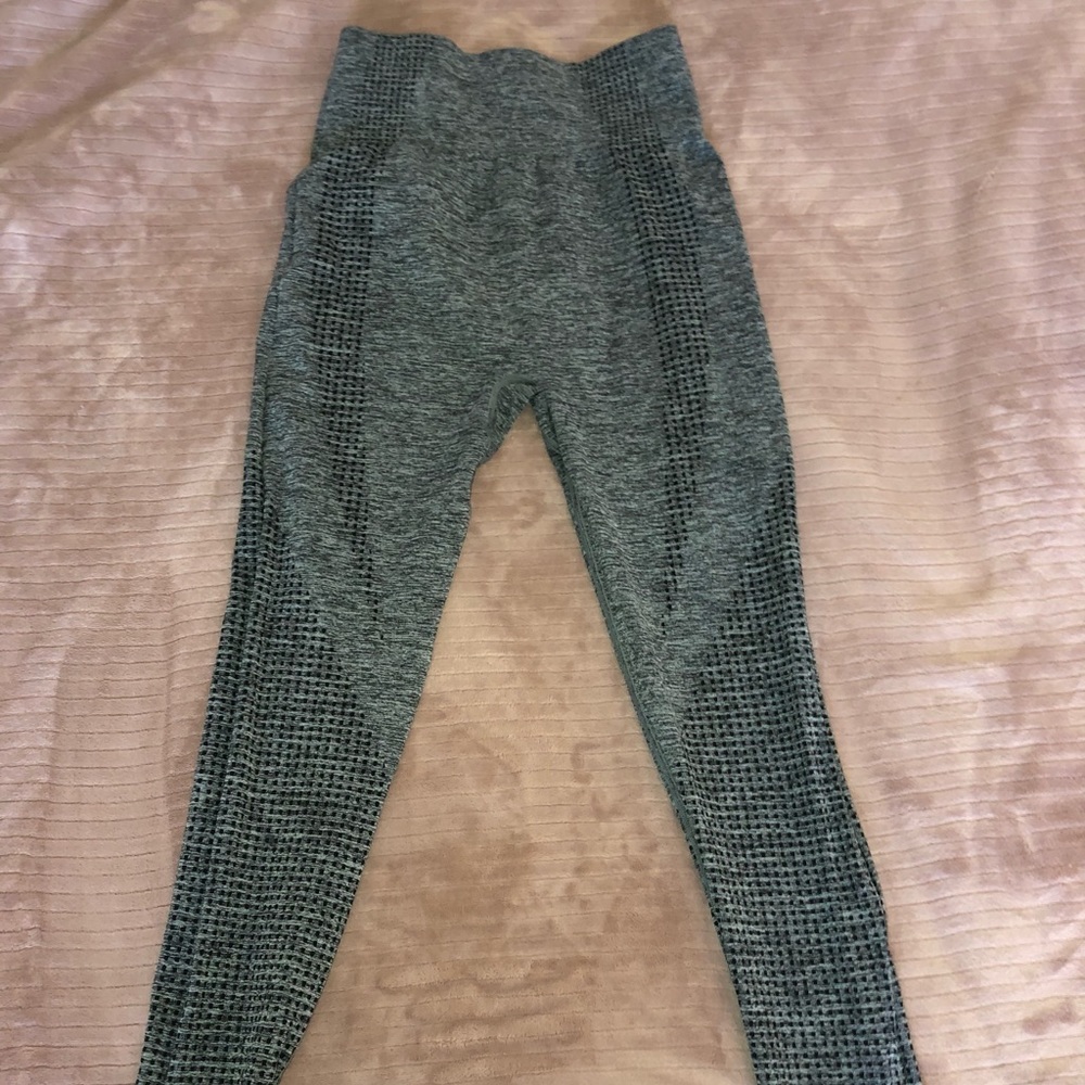Athletic leggings